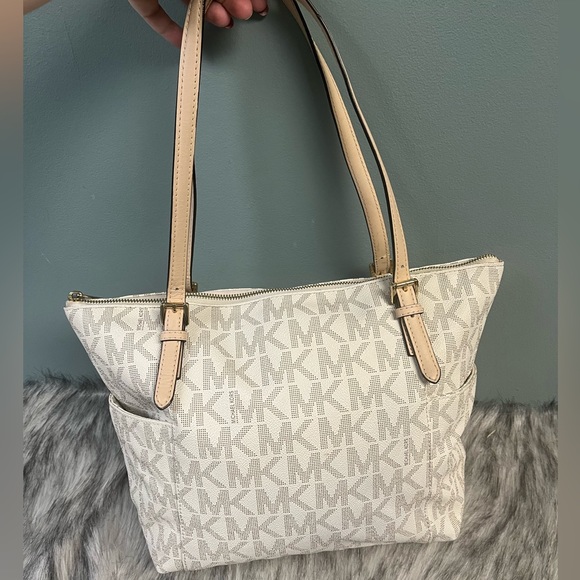 Michael Kors Shoulder Bag - Picture 2 of 15